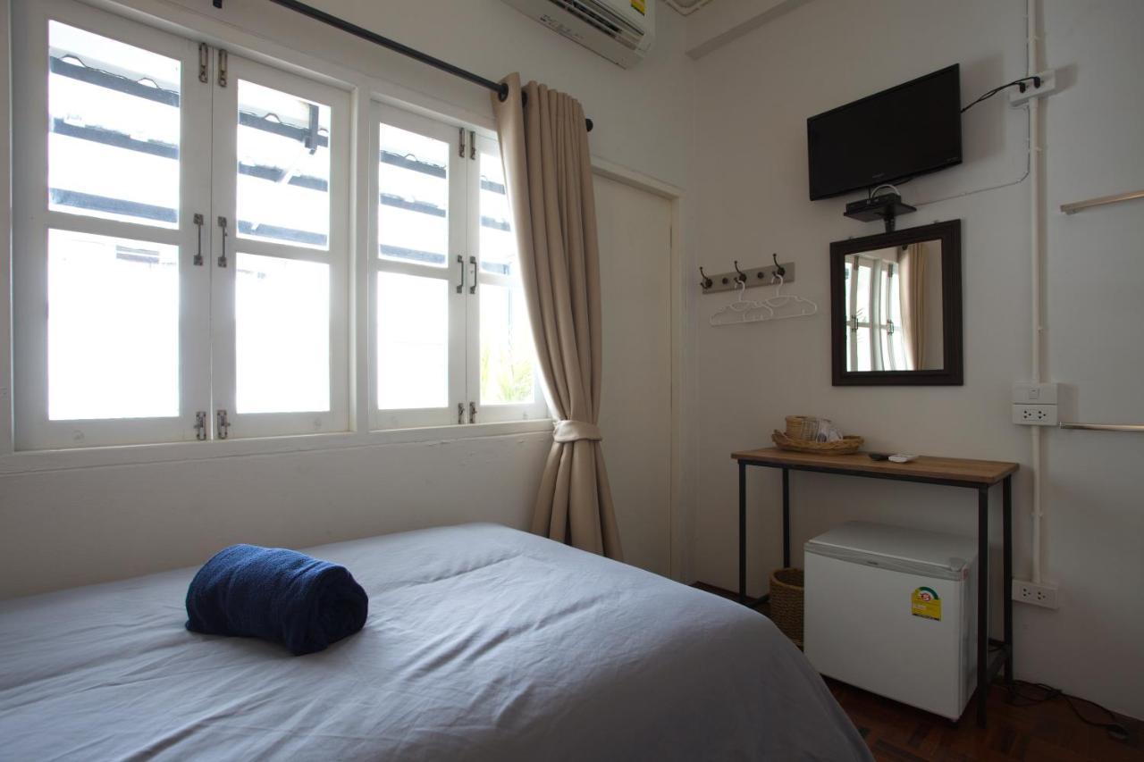 Pingplalee Female House Bed & Breakfast Bangkok Exterior photo